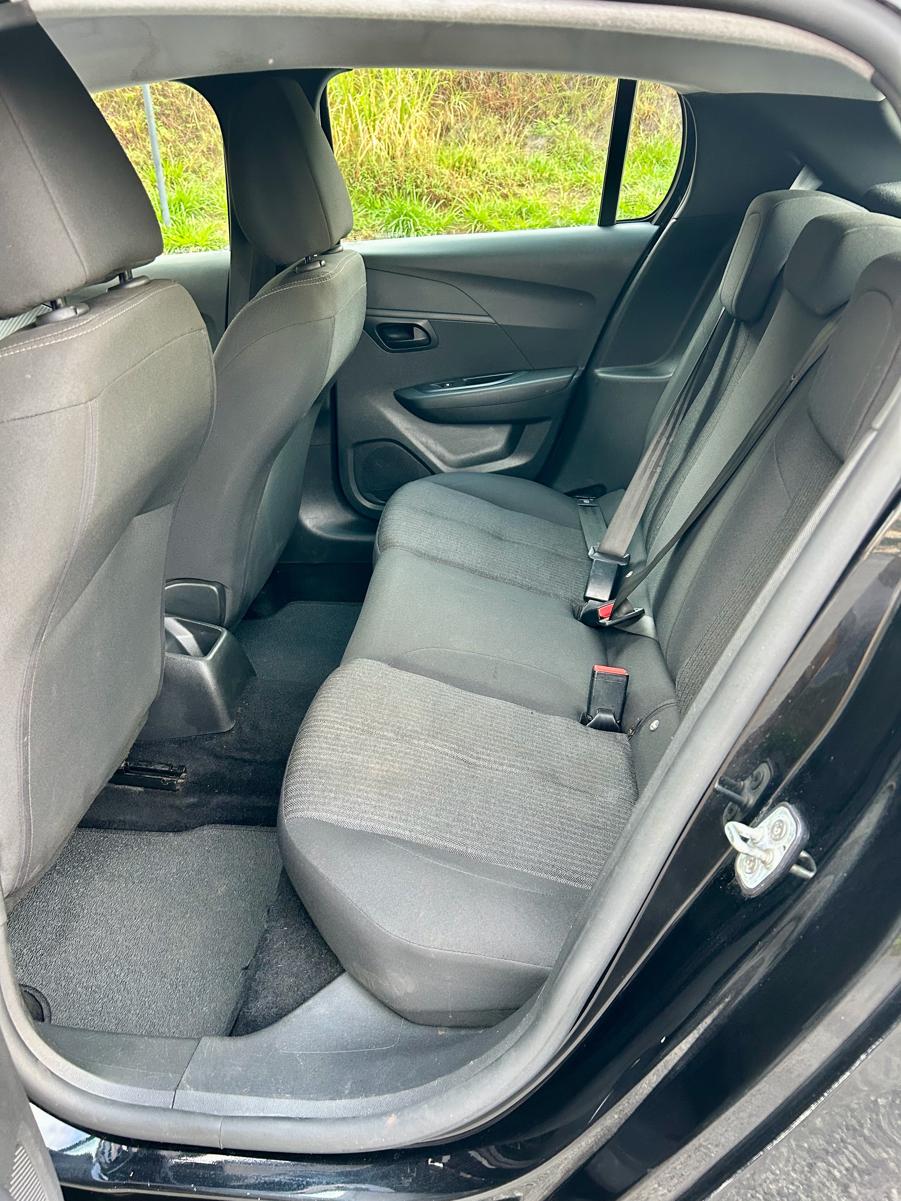 Peugeot 208 Like 1.0 Flex 6V 5p Mec. 2023