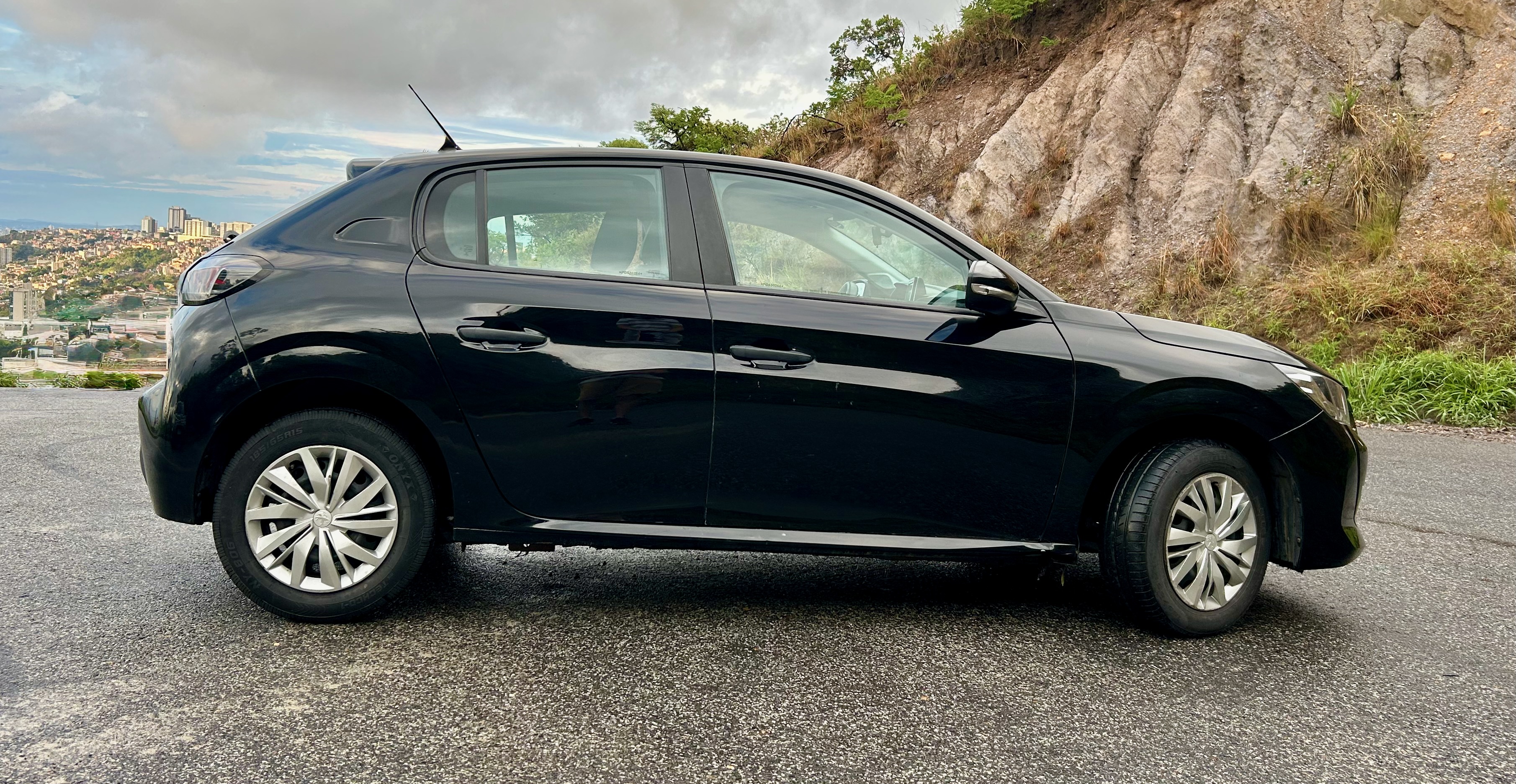 Peugeot 208 Like 1.0 Flex 6V 5p Mec. 2023