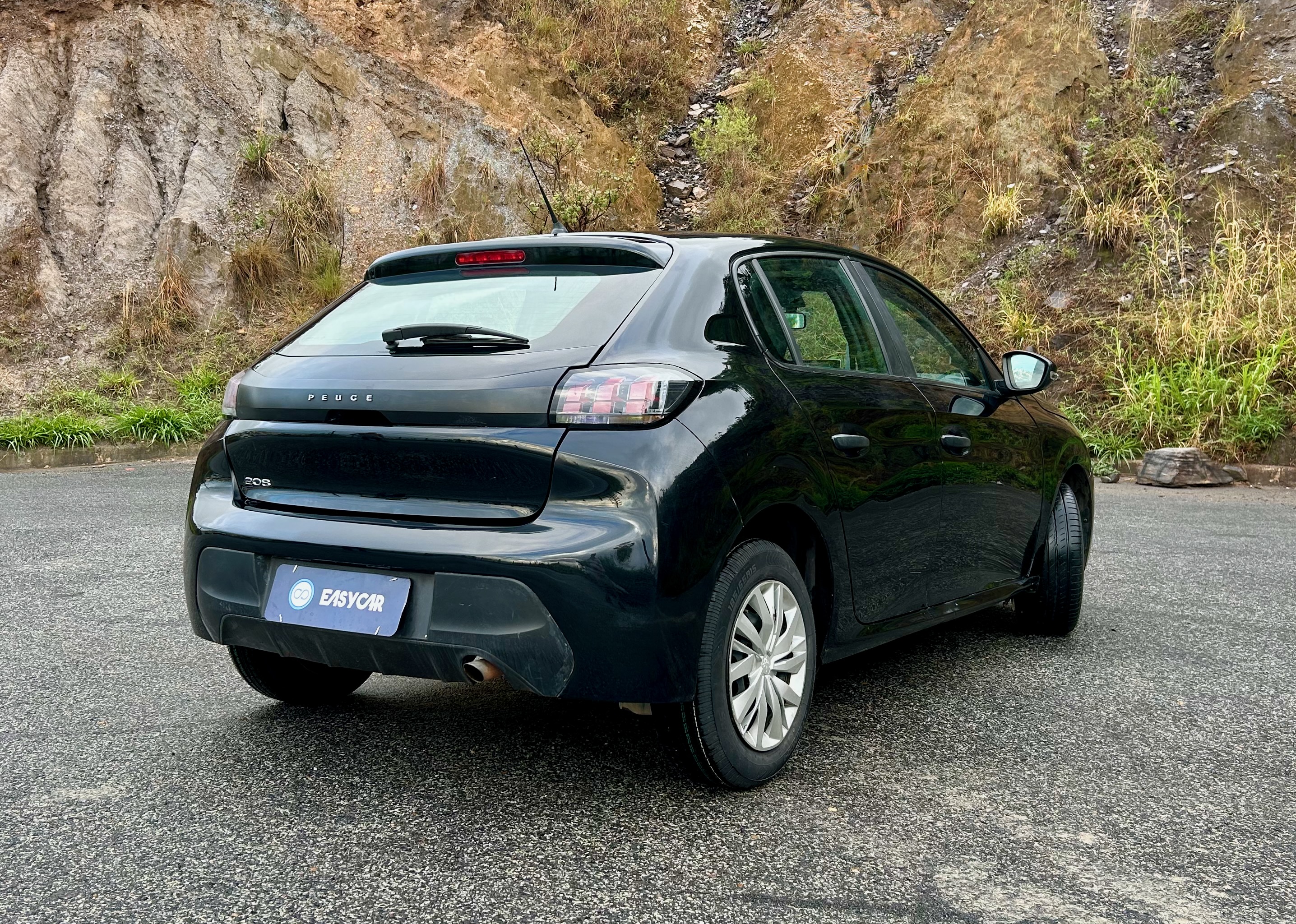 Peugeot 208 Like 1.0 Flex 6V 5p Mec. 2023